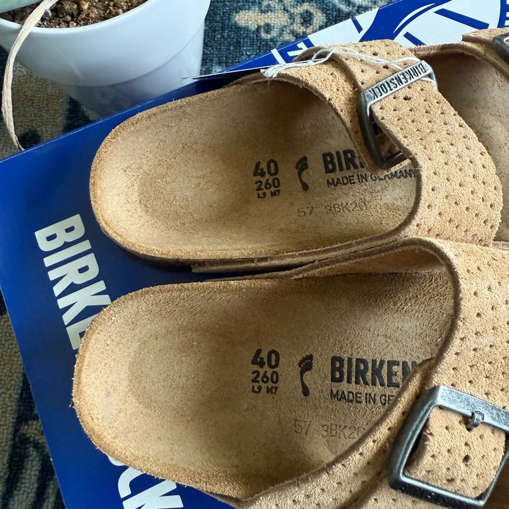 Birkenstock Arizona Sueded Embossed Dotted New Beige ladies 9, narrow fit - Picture 5 of 8